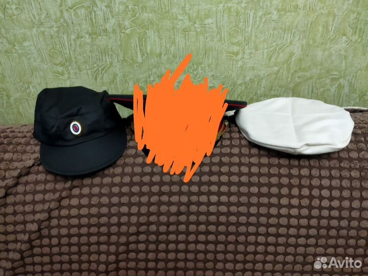 Кепи милиции РФ и чехол от фуражки милиции СССР