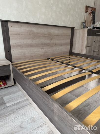 Кровать двуспальная с матрасом бу