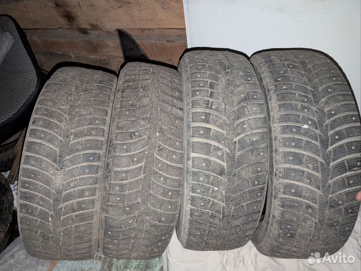 Laufenn I Fit Ice LW 71 215/60 R17 96T