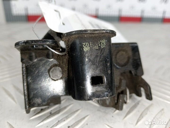 Замок капота для mercedes-benz C-Class (W203)