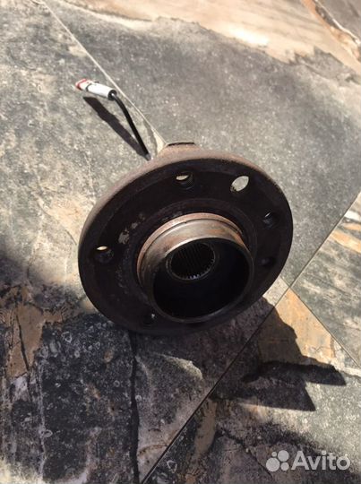 Стойка амортизатора