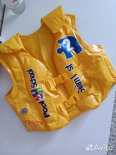 Надувной жилет Intex