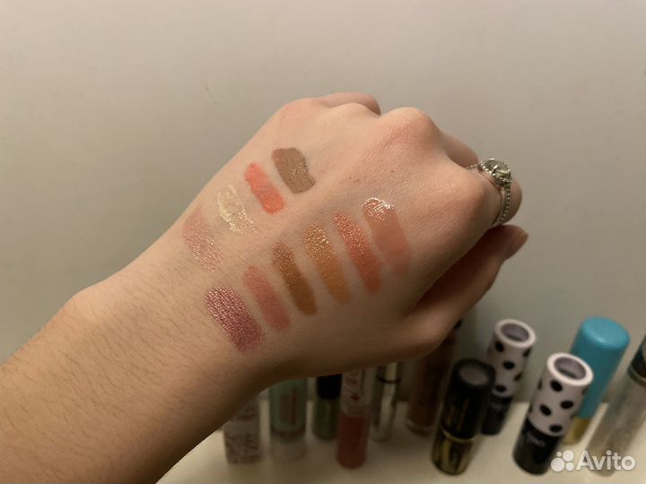 Помады,блески,бальзамы,скраб для губ пакетом