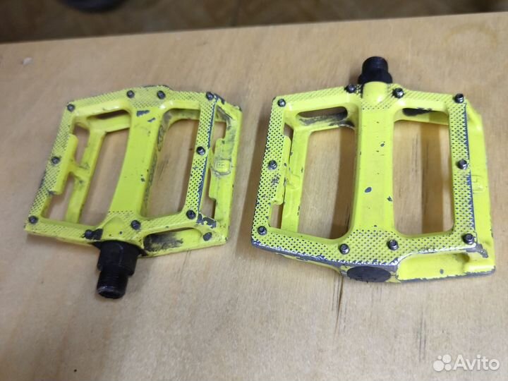 Педали reverse m16