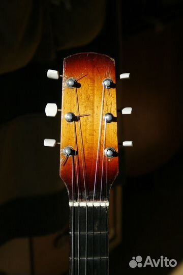Электрогитара полуакустическая 1972 года