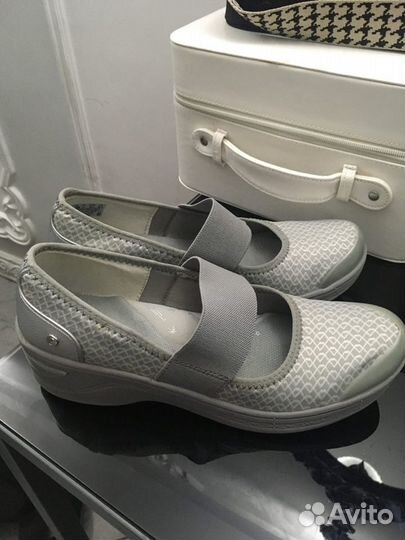 Легкие серые туфли Bzees 40