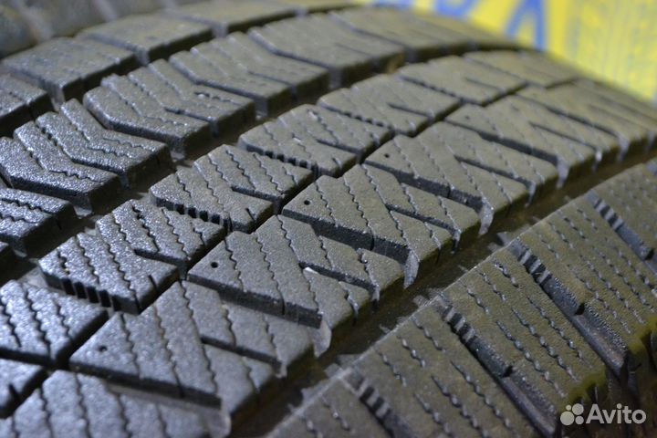 Bridgestone Blizzak VRX2 205/60 R16