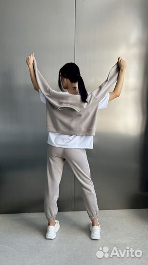 Спортивный костюм женский