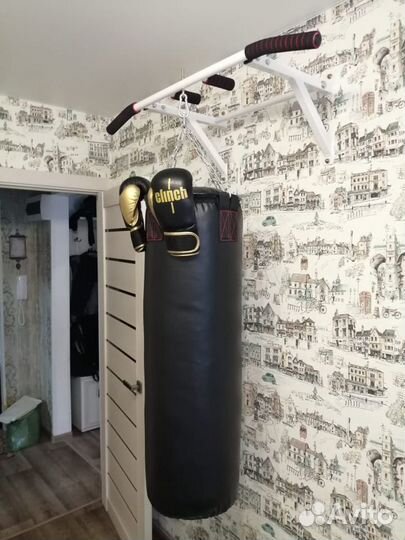 Боксерский мешок и турник