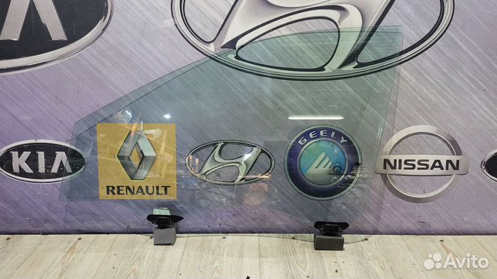 Стекло боковое двери Hyundai IX35 Лев