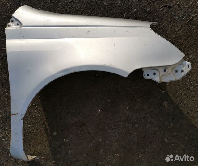 Крыло переднее правое Toyota Platz