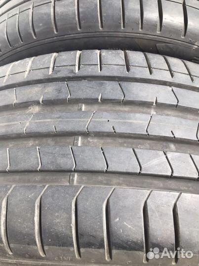 Pirelli P Zero Luxury Saloon 225/40 R19 93Y