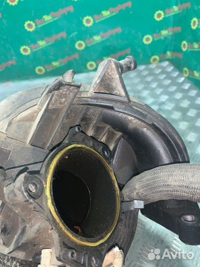 Впускной коллектор Peugeot 308 2008