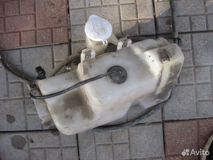 Бачок омывателя фар митсубиси паджеро