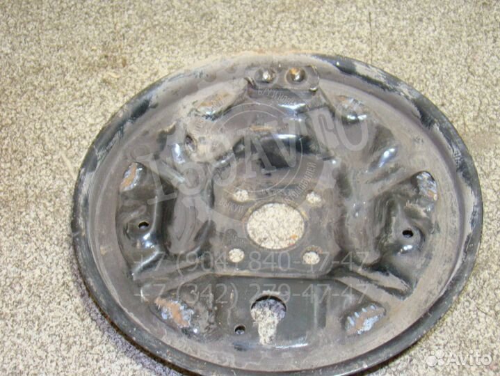 Щит опорный задний правый Renault Logan 1