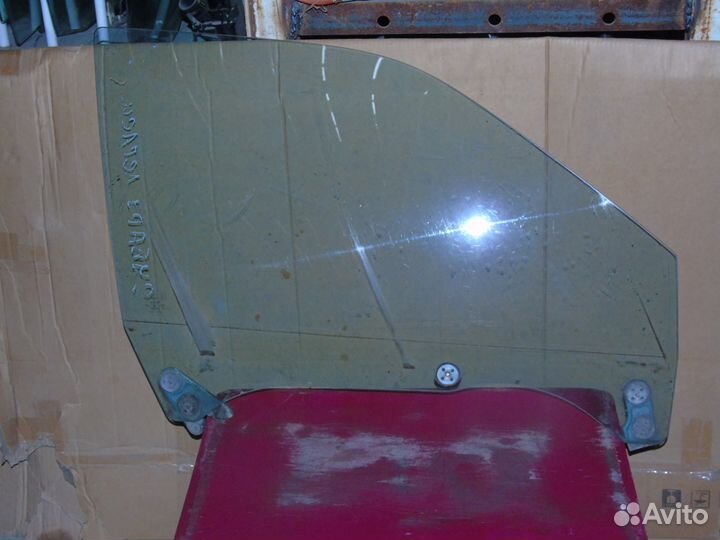 Subaru Legacy 1995 г/в стекло двери