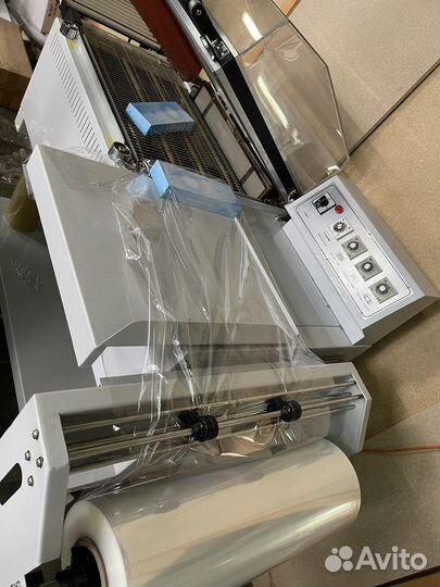 Упаковка товаров в термоусадочную пленку