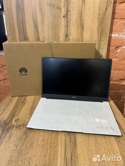 Ноутбук Huawei MateBook B3-520