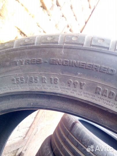 Continental Conti.eContact 255/45 R18