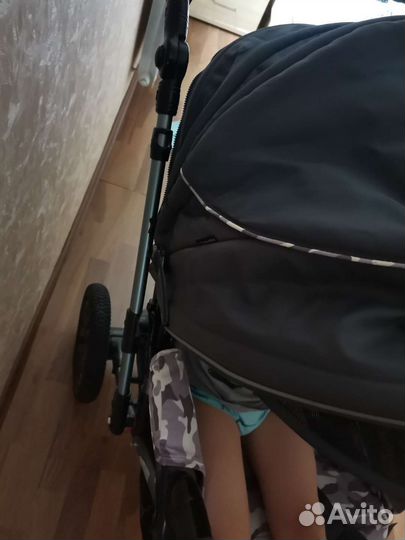 Прогулочная коляска