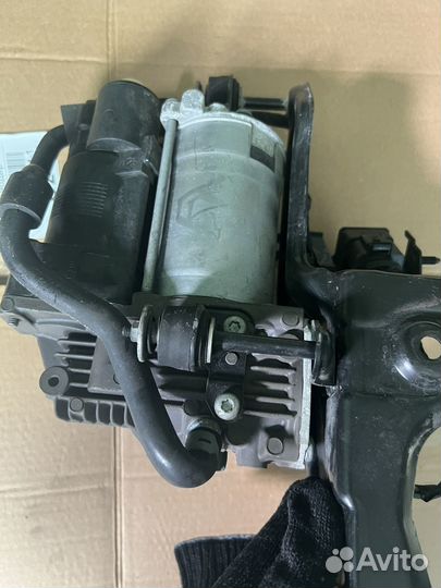 Компрессор пневмы на Мерседес w221