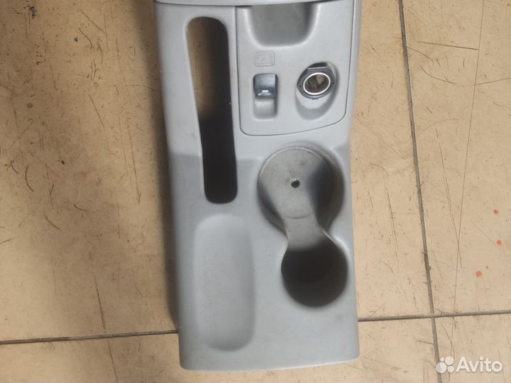 Подлокотник Mitsubishi L 200