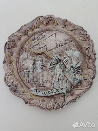 Настенная тарелка