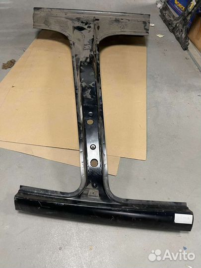 Стойка кузова центральная левая Opel Zafira B 2005