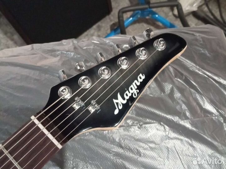 Электрогитары Magna Полосатый Глянец