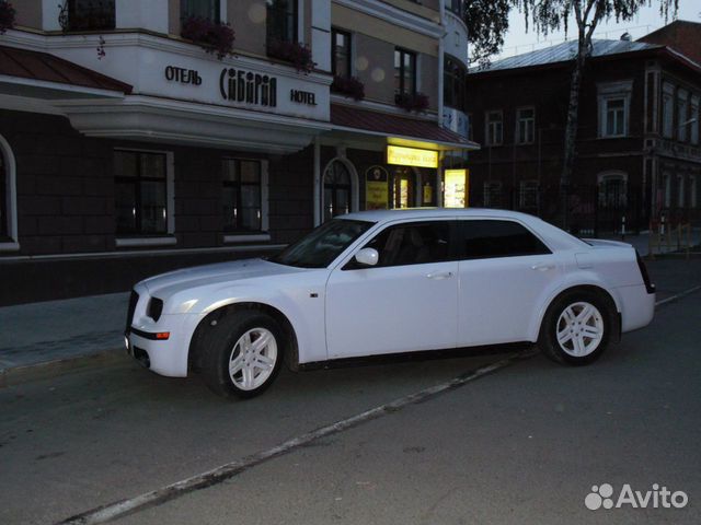Chrysler 300C 2.7 AT, 2004, битый, 168 000 км с пробегом, цена 230000 руб.