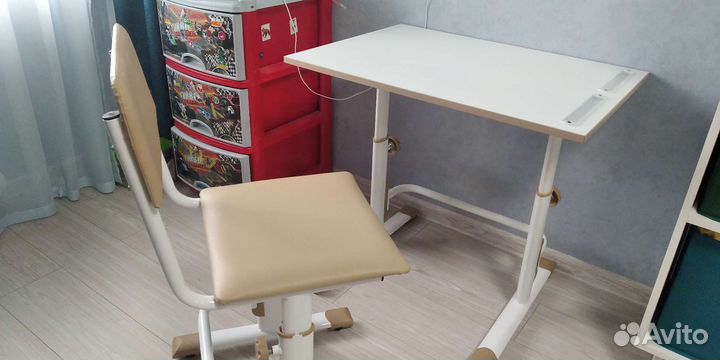 Растущая парта и стул бу
