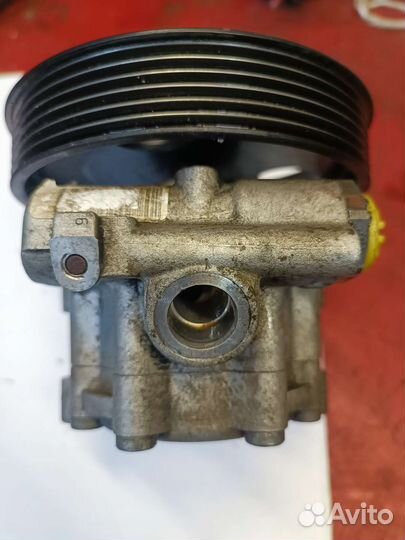 Насос гидроусилителя Renault Duster