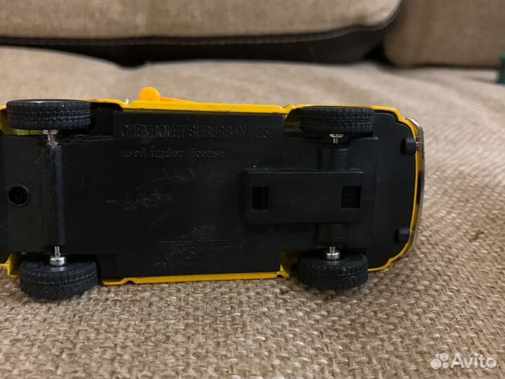 Игрушечный chevrolet Suburban 1950