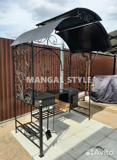 Мангал с крышей