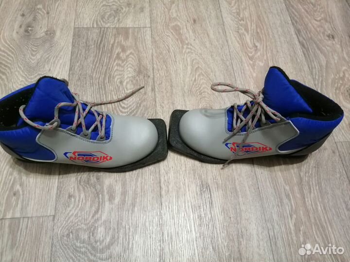 Лыжные ботинки