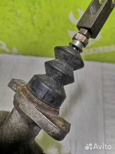 Цилиндр сцепления главный Ауди 80 90 Б3