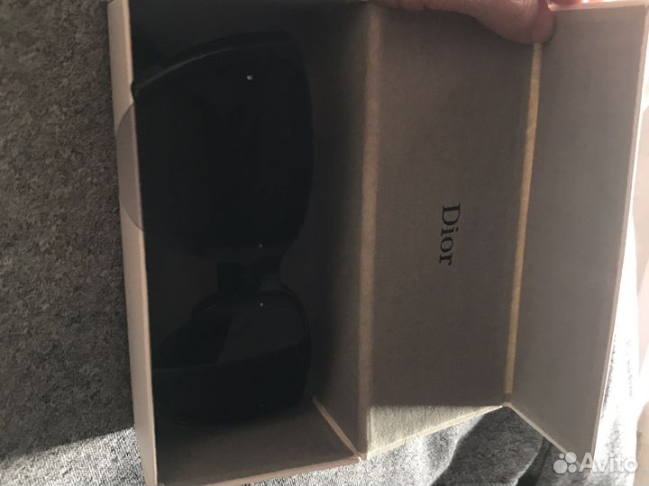 Солнцезащитные очки