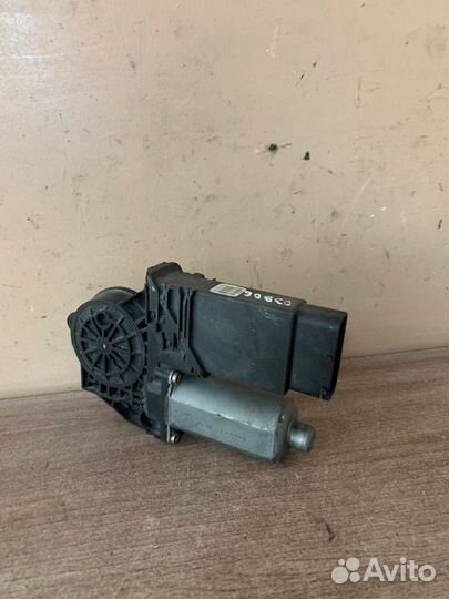 Моторчик стеклоподъемников VW Touareg