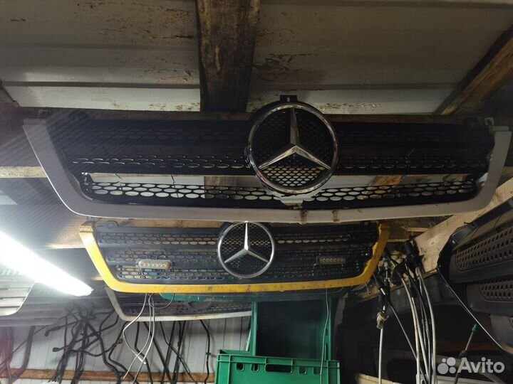 Решетка радиатора Мерседес Спринтер Классик W909