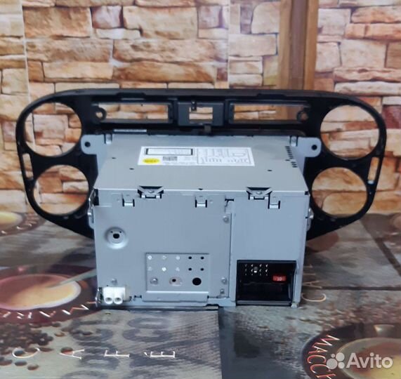 Штатная магнитола на volkswagen tiguan