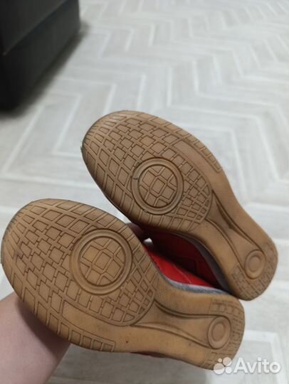 Детские футбольные бутсы