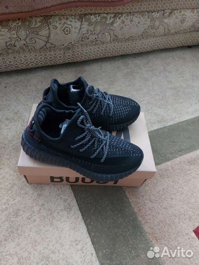 Кроссовки женские yeezy