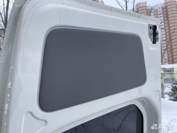 Облицовка задней двери Фольксваген Crafter