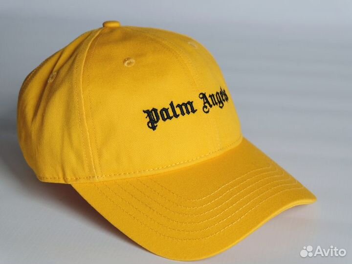 Бейсболка желтого цвета 