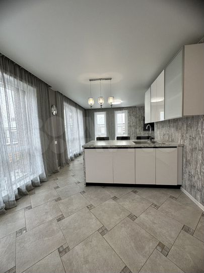 4-к. квартира, 132 м², 2/3 эт.