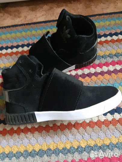 Кроссовки новые