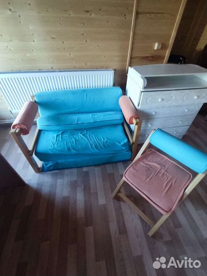 Диван детский с двумя стульчиками