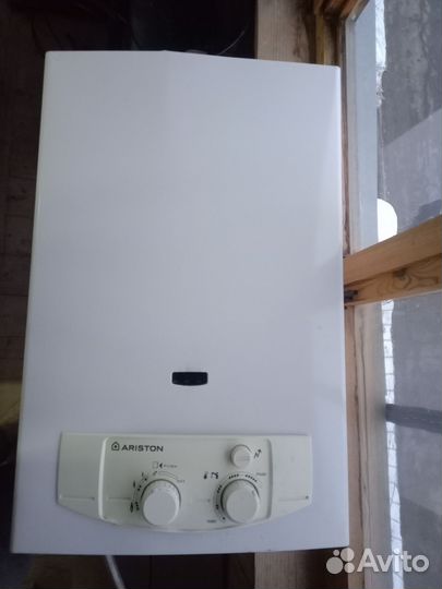Газовая колонка ariston