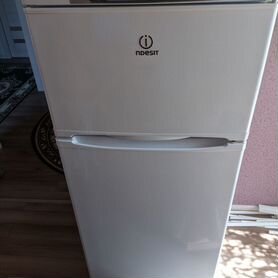 Холодильник Indesit ST145