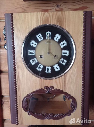 Настенные часы Янтарь с маятником и боем